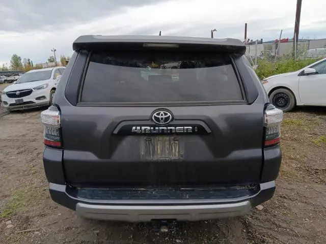 2023 TOYOTA 4RUNNER SE  