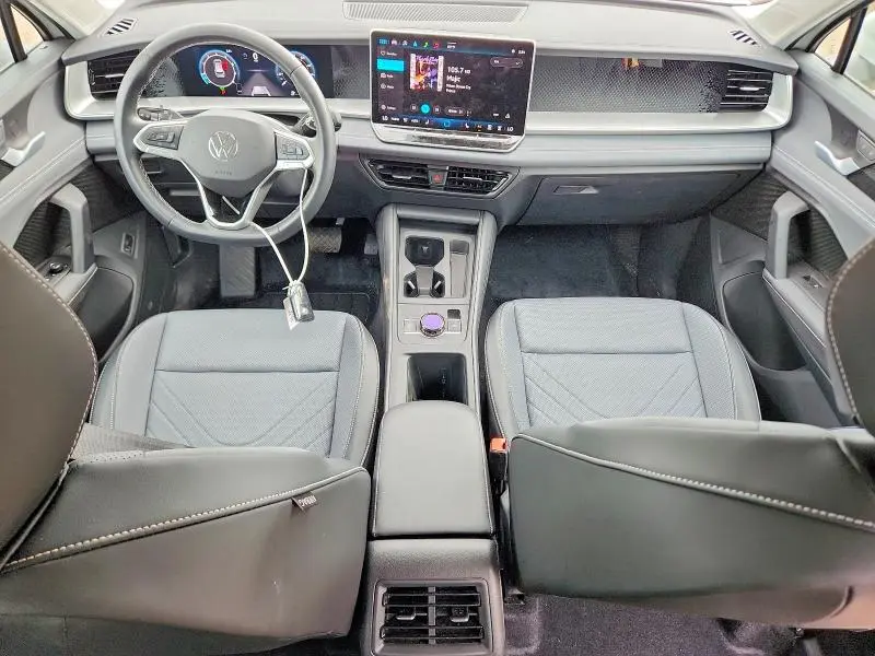 2025 VOLKSWAGEN TIGUAN SE  