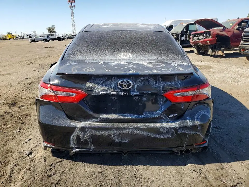2018 TOYOTA CAMRY SE  