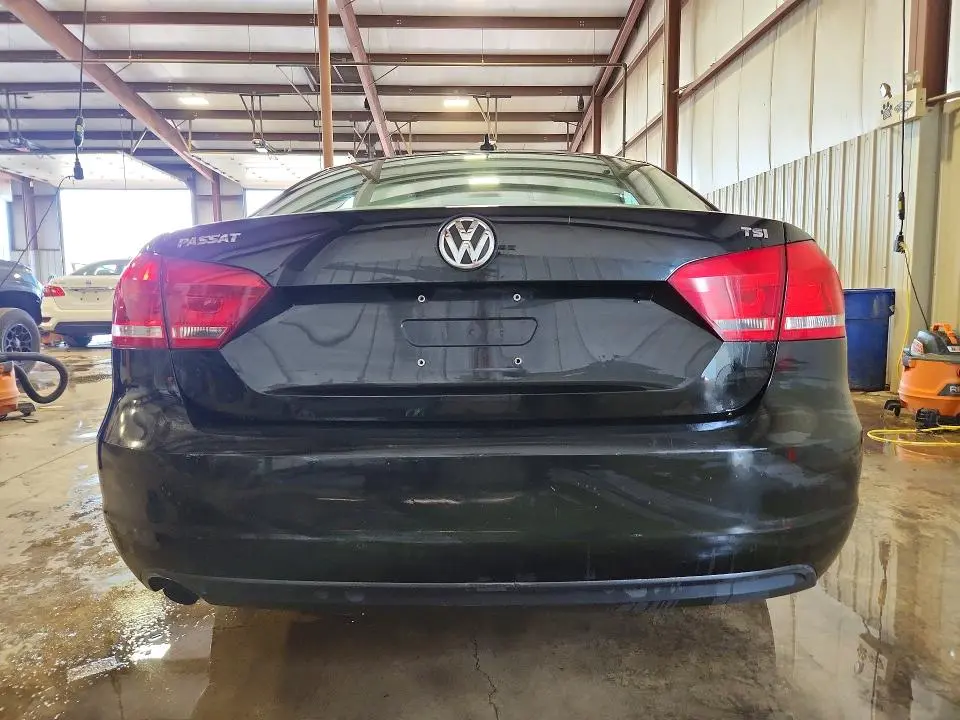 2015 VOLKSWAGEN PASSAT S  
