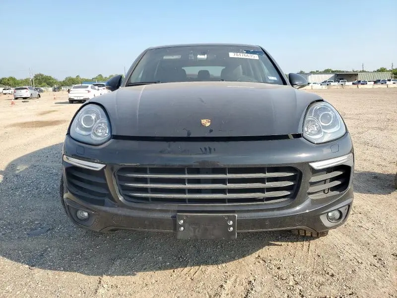 2017 PORSCHE CAYENNE   