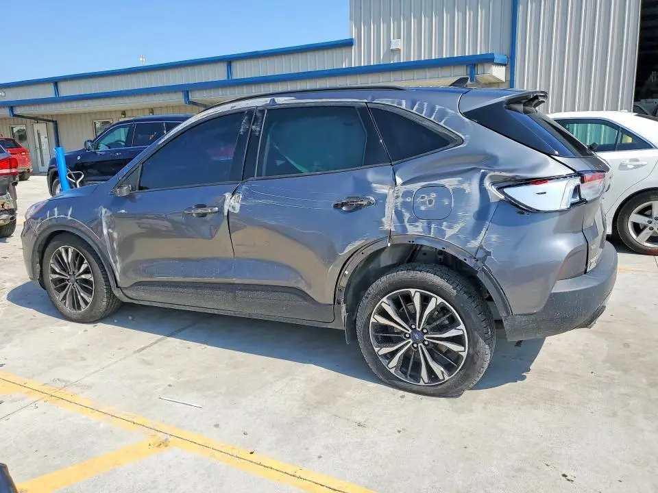 2022 FORD ESCAPE SE  