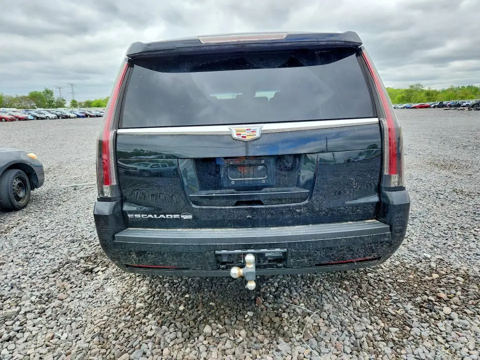 2016 CADILLAC ESCALADE LUXURY  