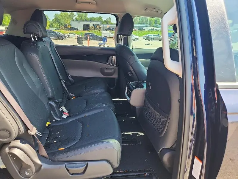 2025 KIA CARNIVAL LXS  