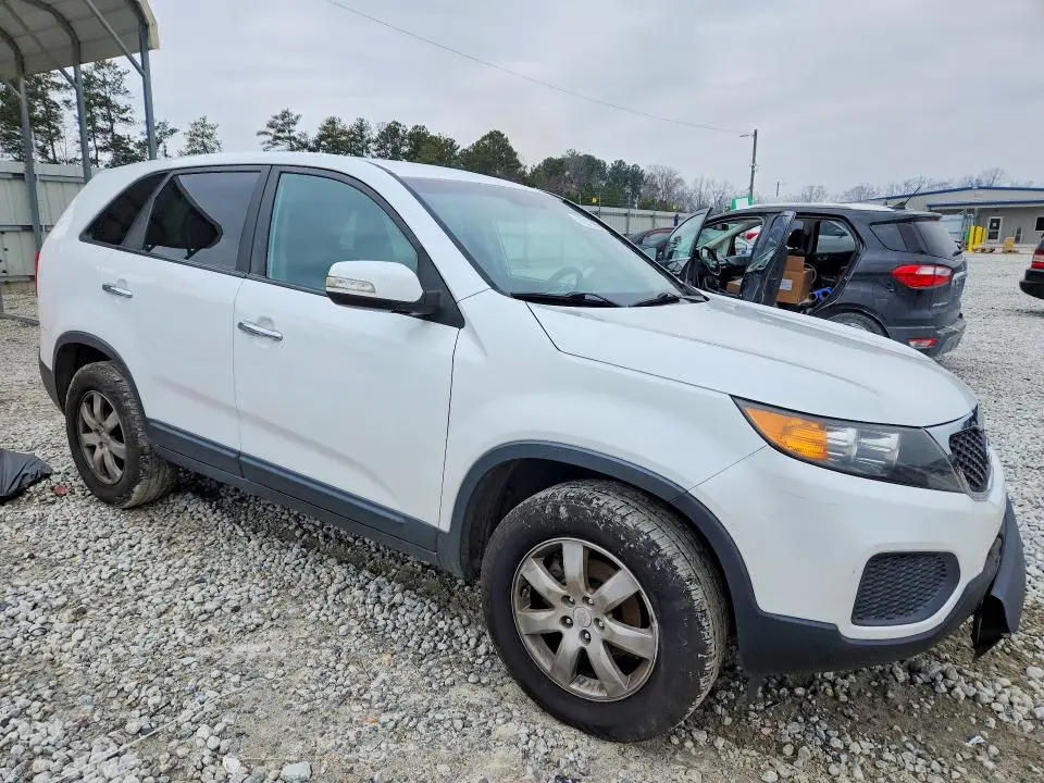 2011 KIA SORENTO BASE  