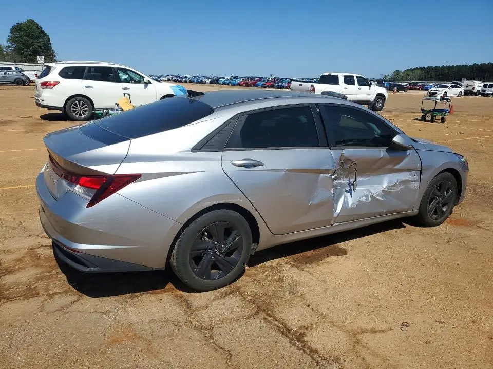 2021 HYUNDAI ELANTRA SEL  