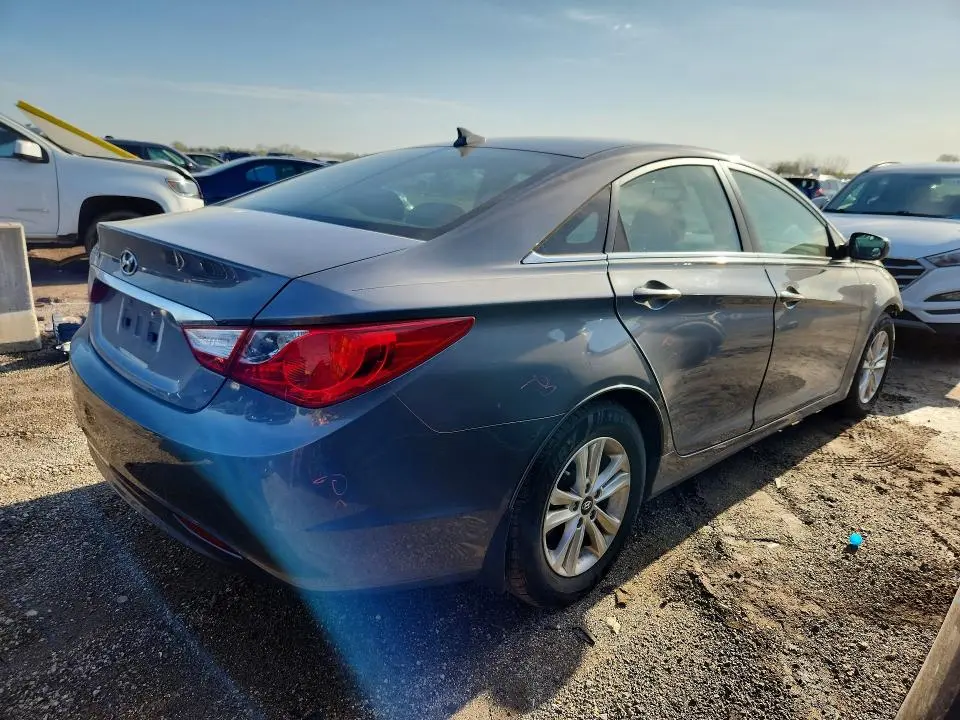 2012 HYUNDAI SONATA GLS  