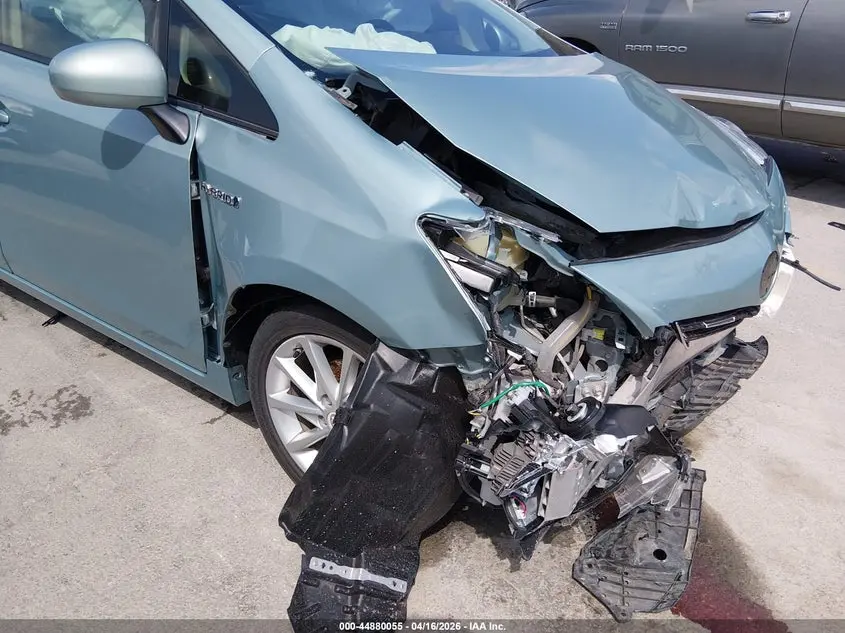 2013 TOYOTA PRIUS V FIVE