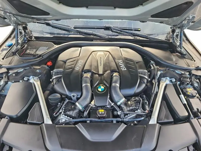 2018 BMW 750 I  