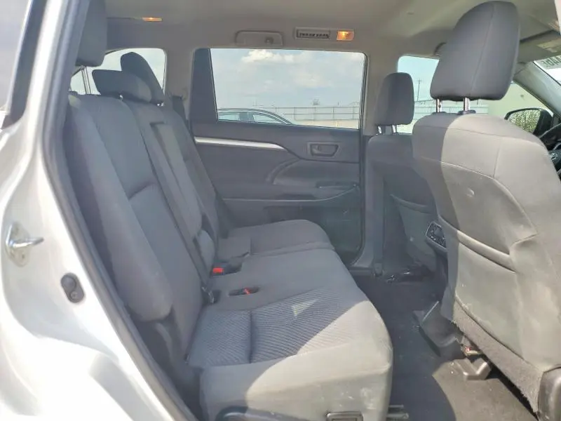 2019 TOYOTA HIGHLANDER LE  
