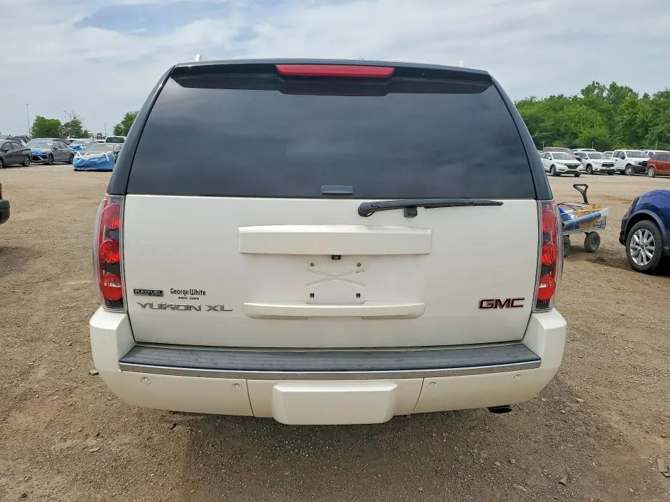 2011 GMC YUKON XL DENALI  