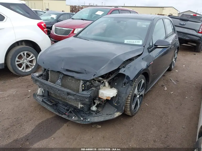 2015 VOLKSWAGEN GOLF GTI 2.0T SE 4-DOOR
