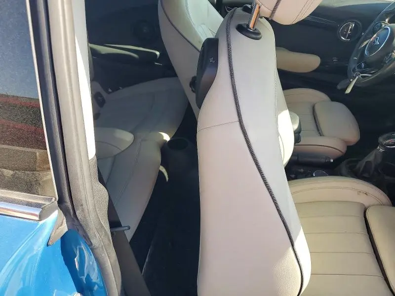2019 MINI COOPER   