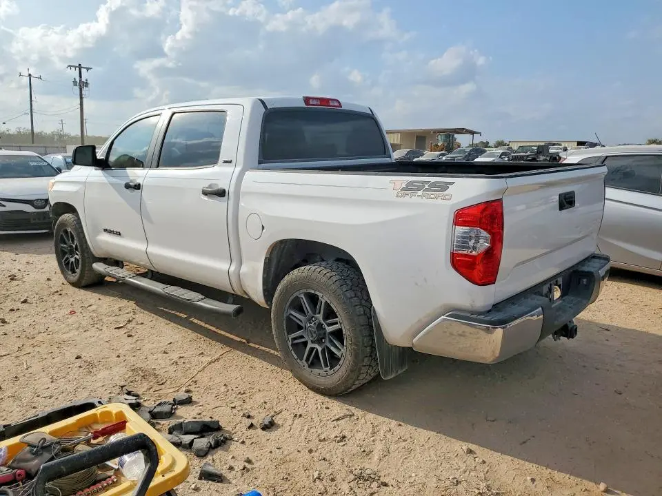 2017 TOYOTA TUNDRA CREWMAX SR5  