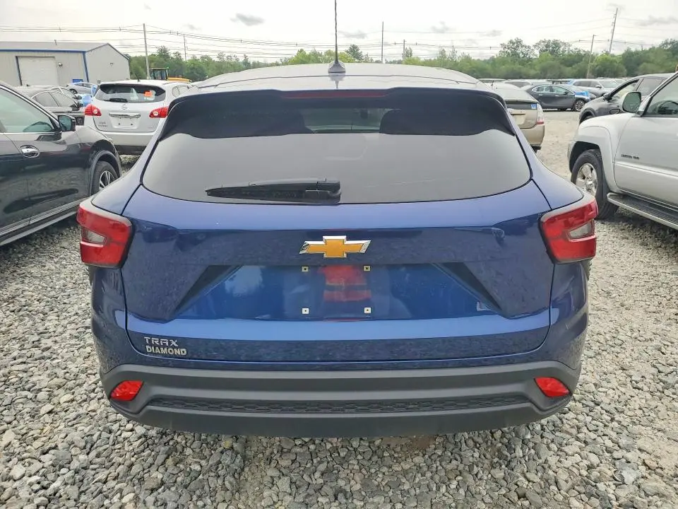 2024 CHEVROLET TRAX LS  