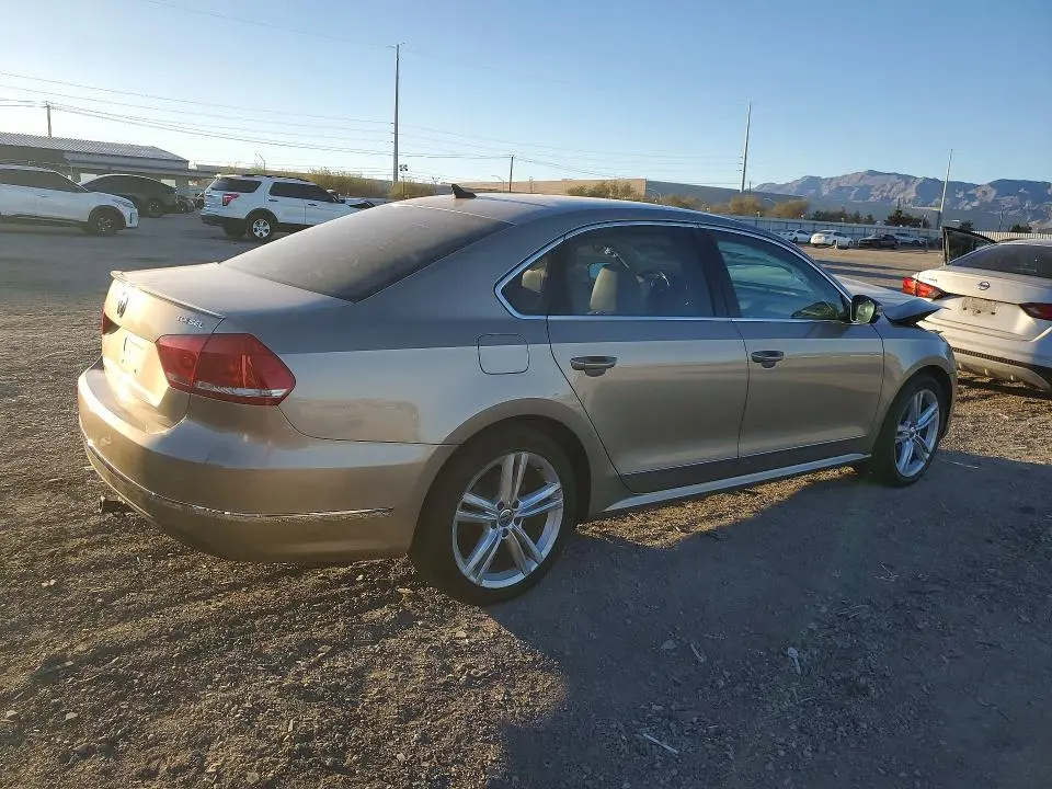 2015 VOLKSWAGEN PASSAT SEL  