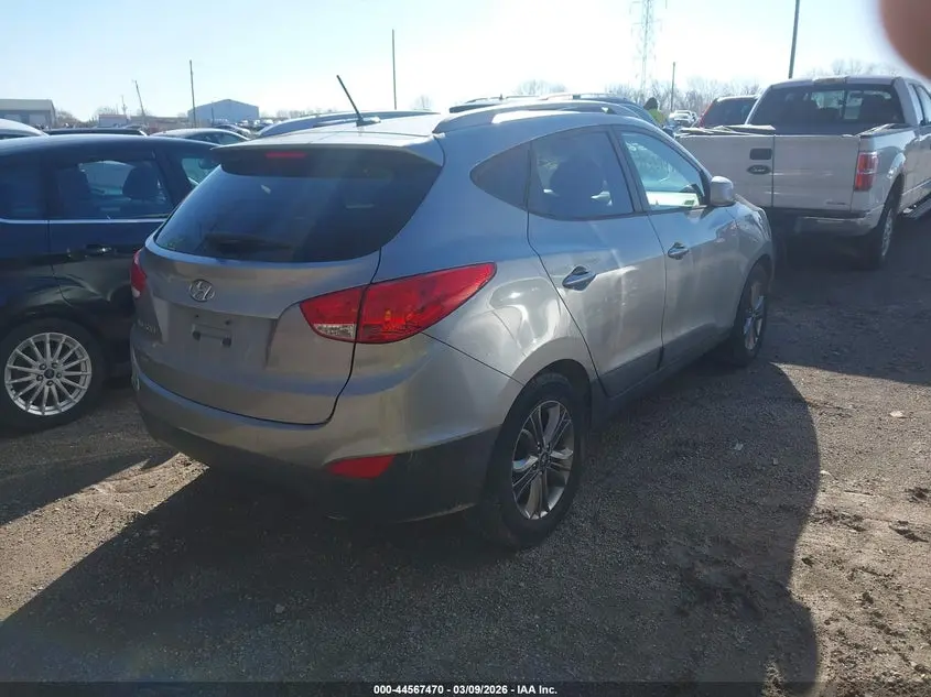 2015 HYUNDAI TUCSON SE
