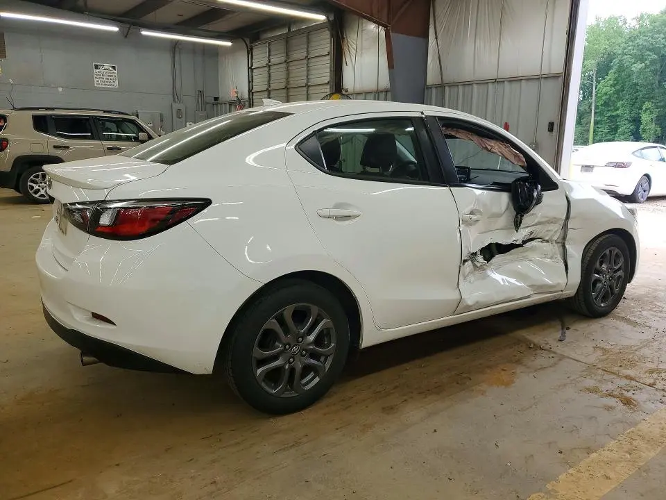 2019 TOYOTA YARIS LE  
