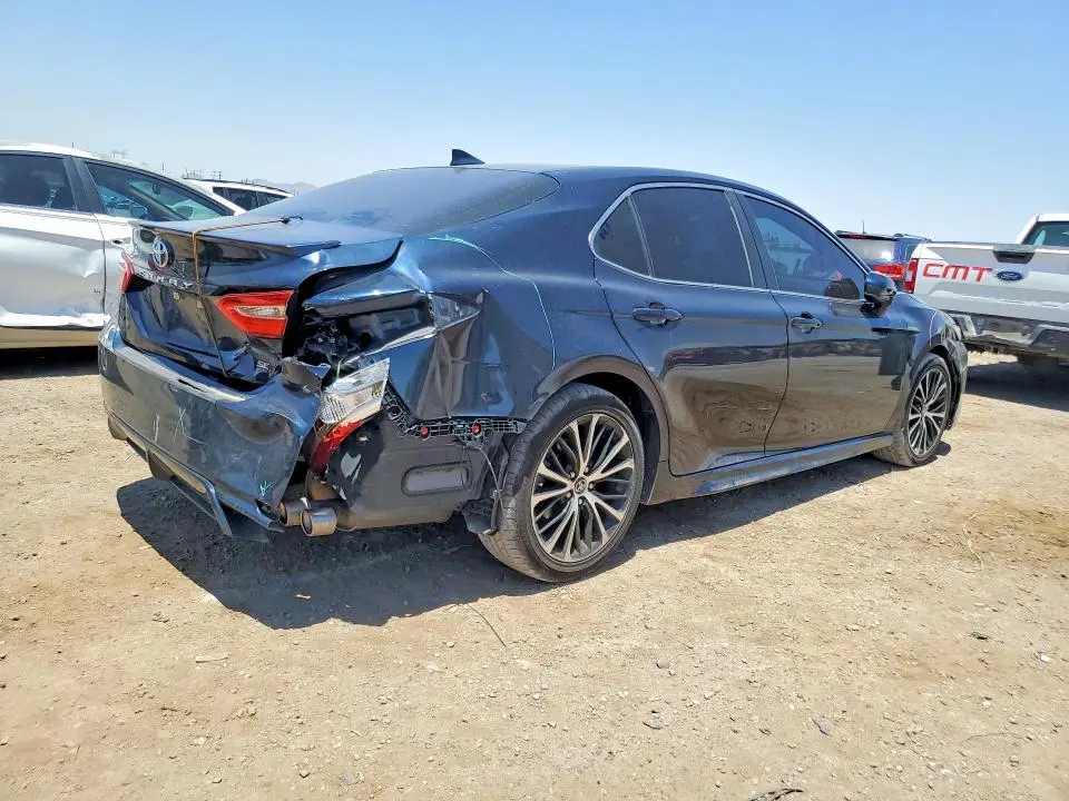 2019 TOYOTA CAMRY SE  