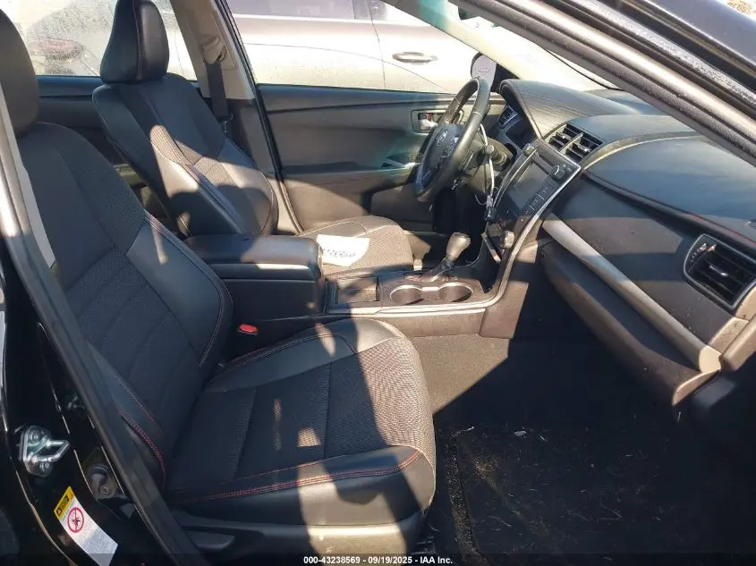 2016 TOYOTA CAMRY SE