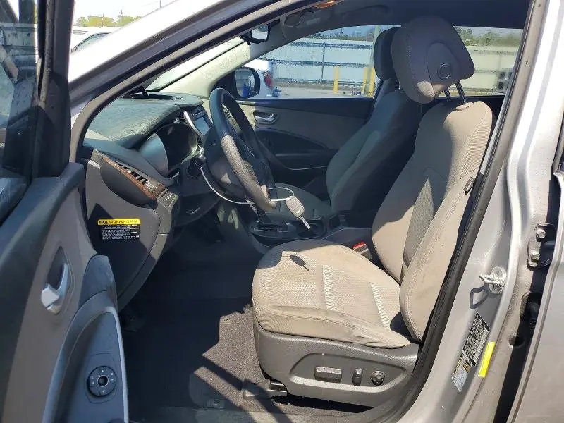 2018 HYUNDAI SANTA FE SE  