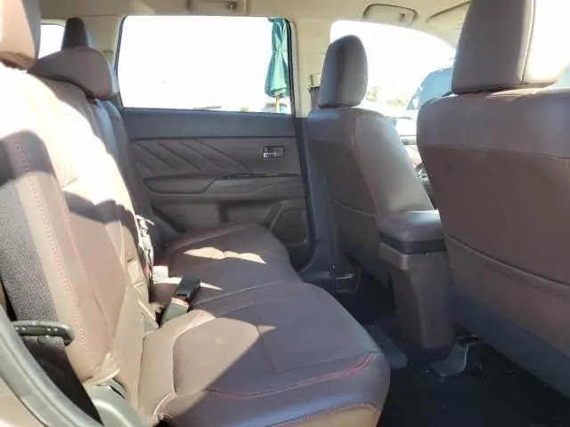 2018 MITSUBISHI OUTLANDER SE