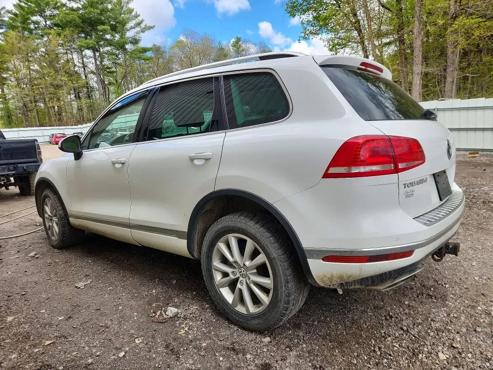 2015 VOLKSWAGEN TOUAREG V6 TDI  