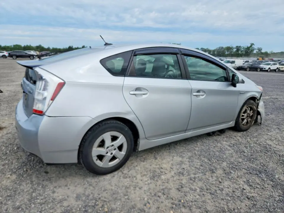2011 TOYOTA PRIUS TWO  