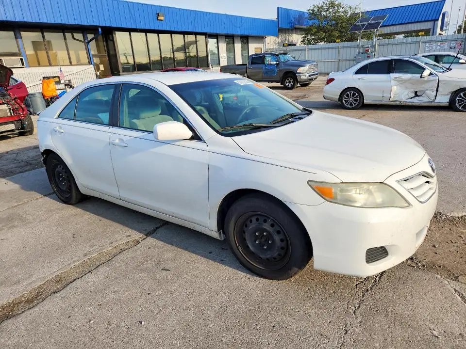 2011 TOYOTA CAMRY LE  