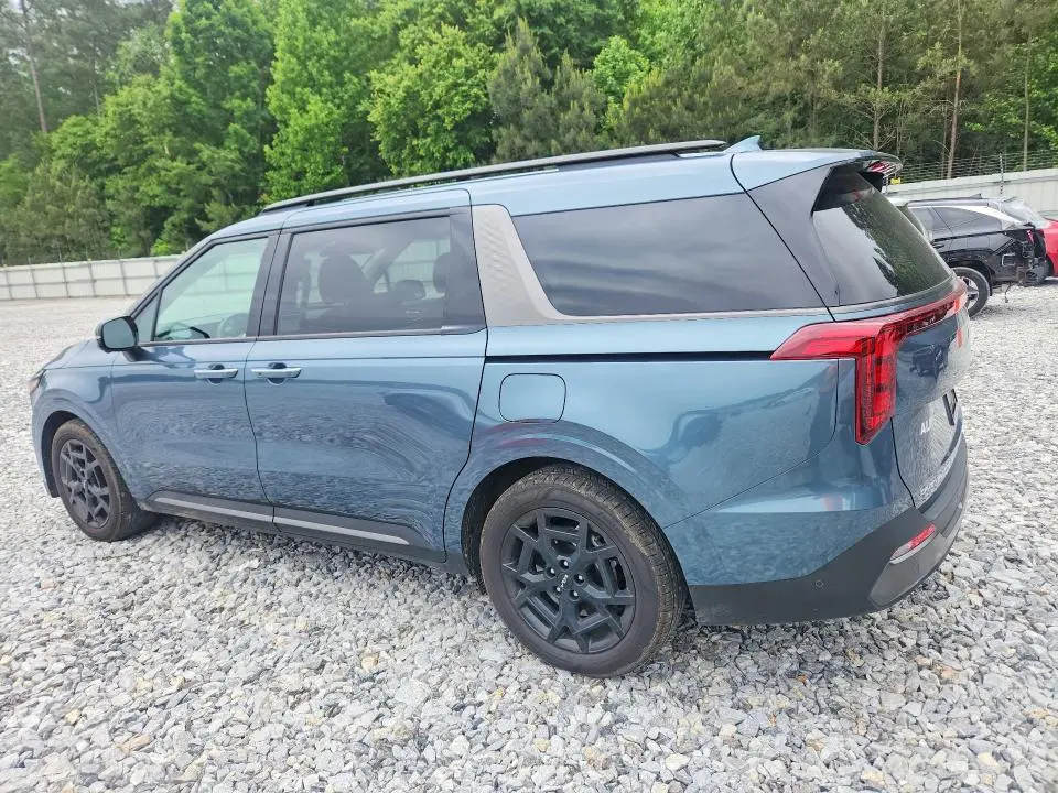 2025 KIA CARNIVAL SX  