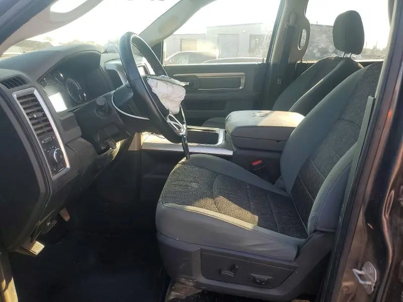 2018 RAM 1500 SLT  
