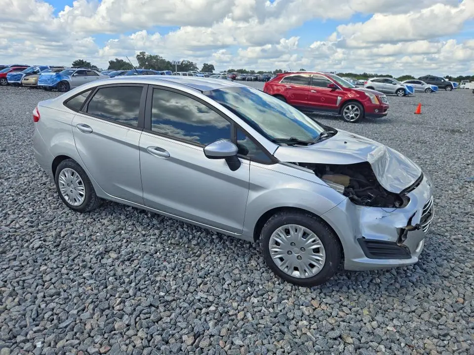 2017 FORD FIESTA SE  