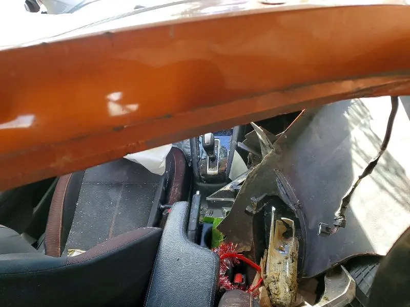 2021 NISSAN VERSA SR  