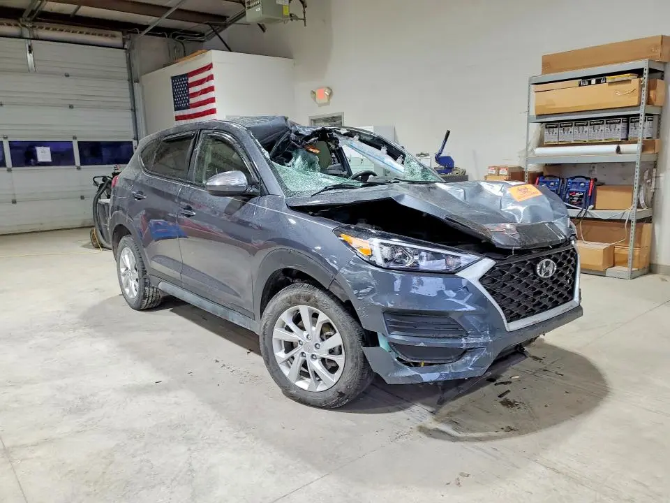 2021 HYUNDAI TUCSON SE  