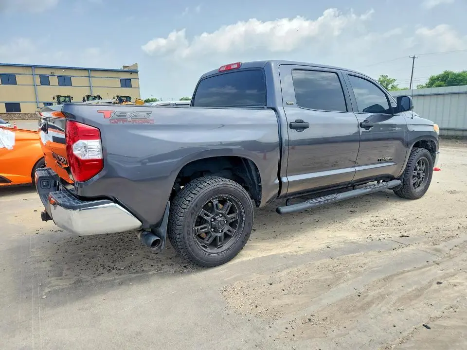 2016 TOYOTA TUNDRA CREWMAX SR5  