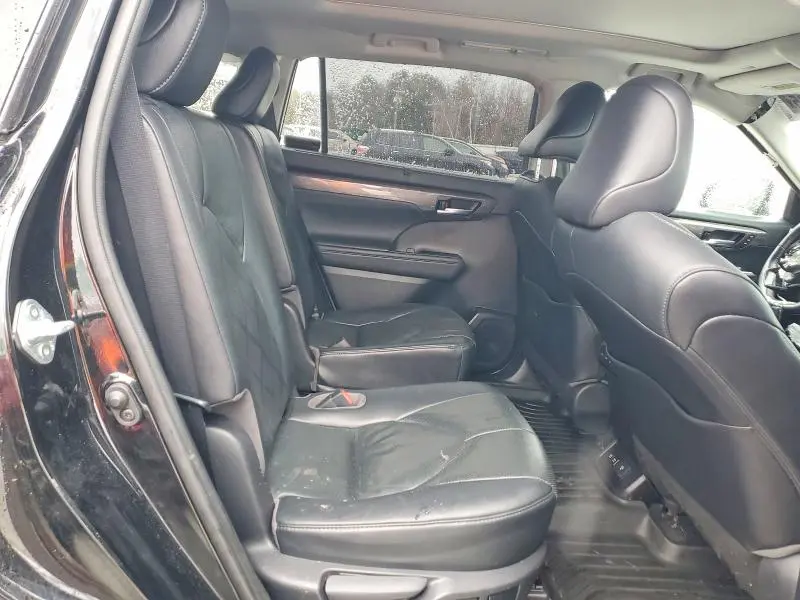 2021 TOYOTA HIGHLANDER PLATINUM  