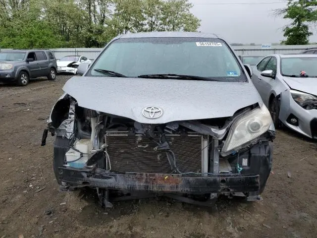 2011 TOYOTA SIENNA LE  