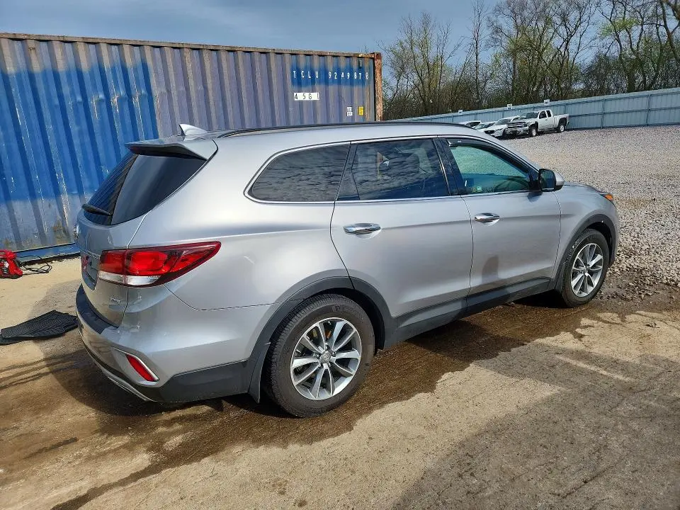 2017 HYUNDAI SANTA FE SE  