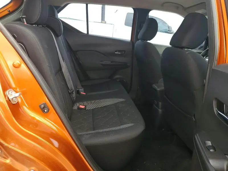 2019 NISSAN KICKS SV  