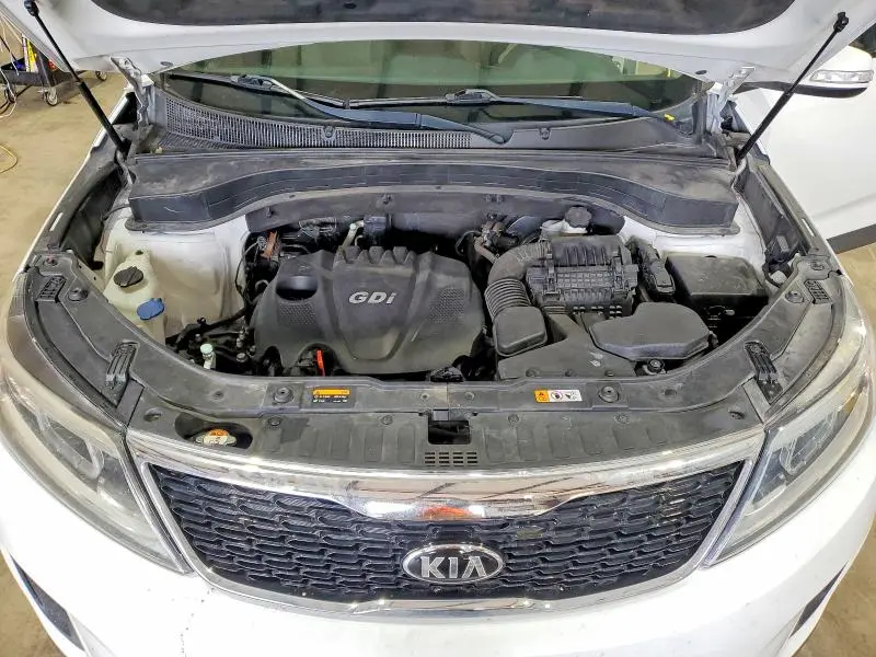 2015 KIA SORENTO LX  