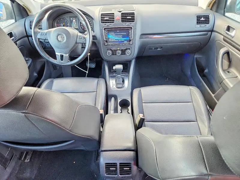 2010 VOLKSWAGEN JETTA   