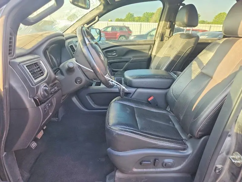 2018 NISSAN TITAN SL  