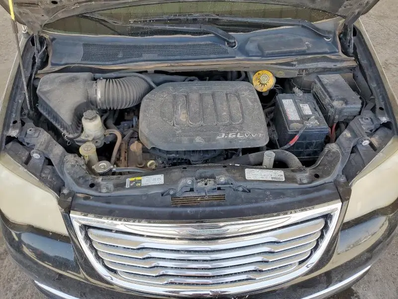 2013 CHRYSLER TOWN & COUNTRY TOURING  