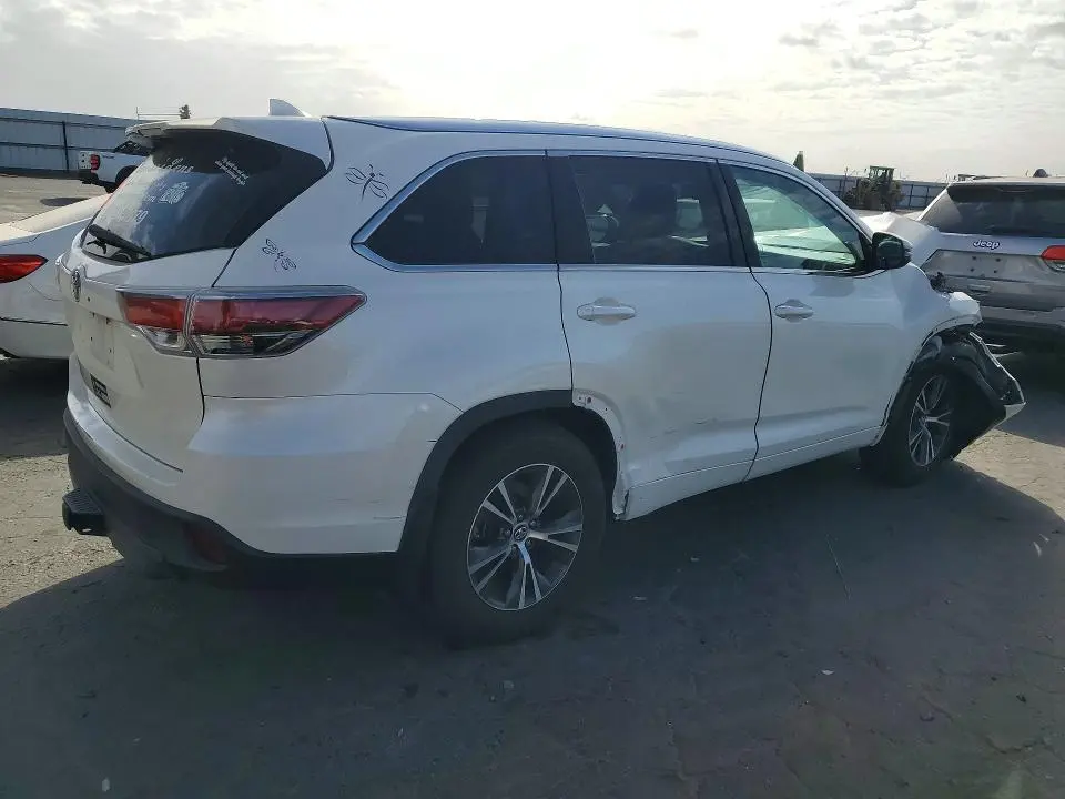 2016 TOYOTA HIGHLANDER XLE  