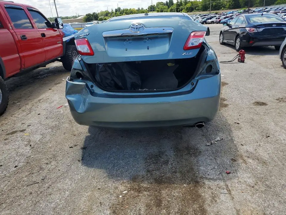 2011 TOYOTA CAMRY XLE  