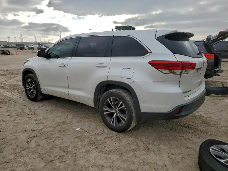 2017 TOYOTA HIGHLANDER LE  