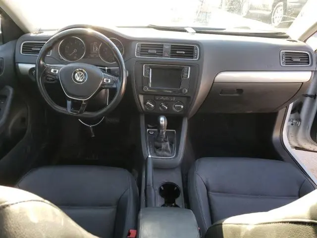 2017 VOLKSWAGEN JETTA SE  
