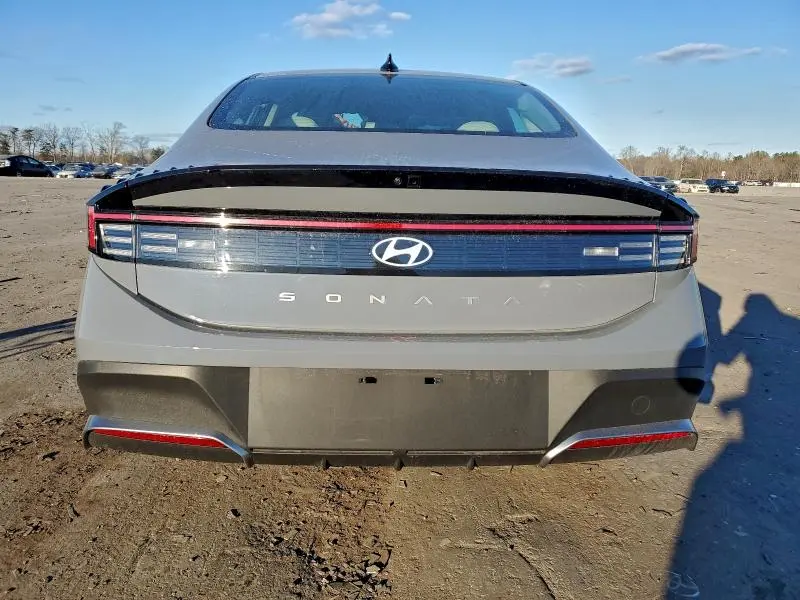 2025 HYUNDAI SONATA SE  
