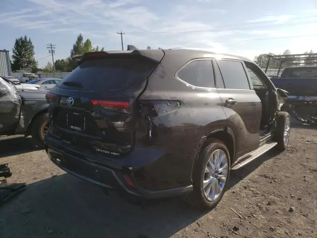 2021 TOYOTA HIGHLANDER LIMITED