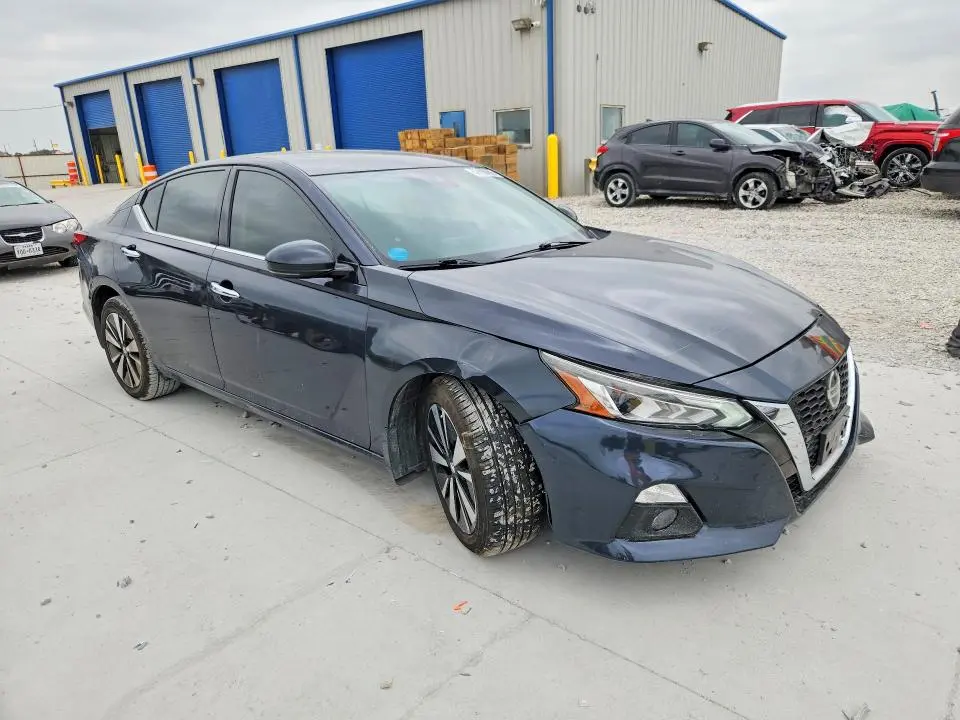 2020 NISSAN ALTIMA SV  